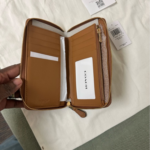 NWT COACH LIMITED EDITION DIARY EMBROIDERY MEDIUM ZIP AROUND WALLET - Picture 2 of 5